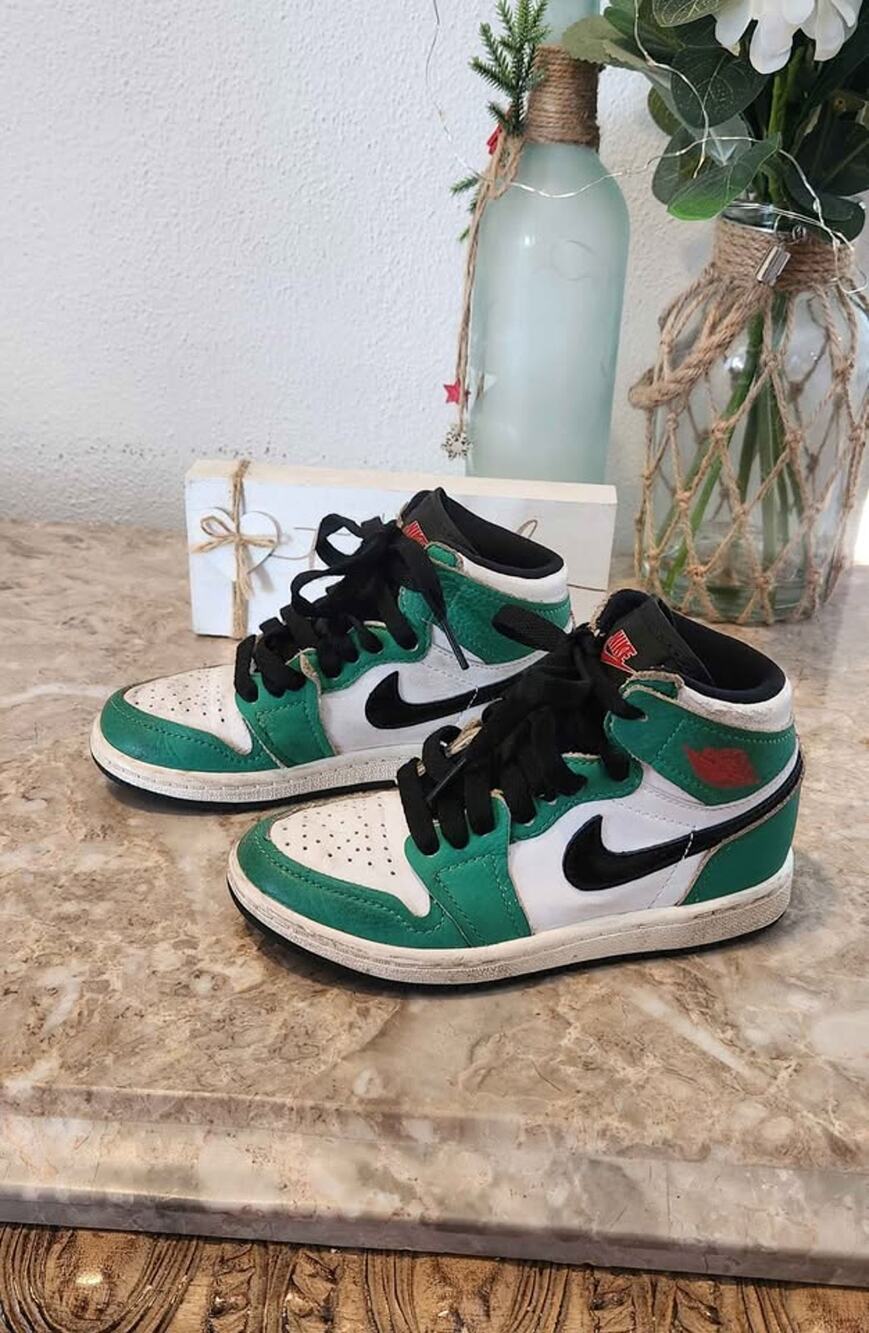 Nike Air Jordan 1 Mid Lucky Green 11c